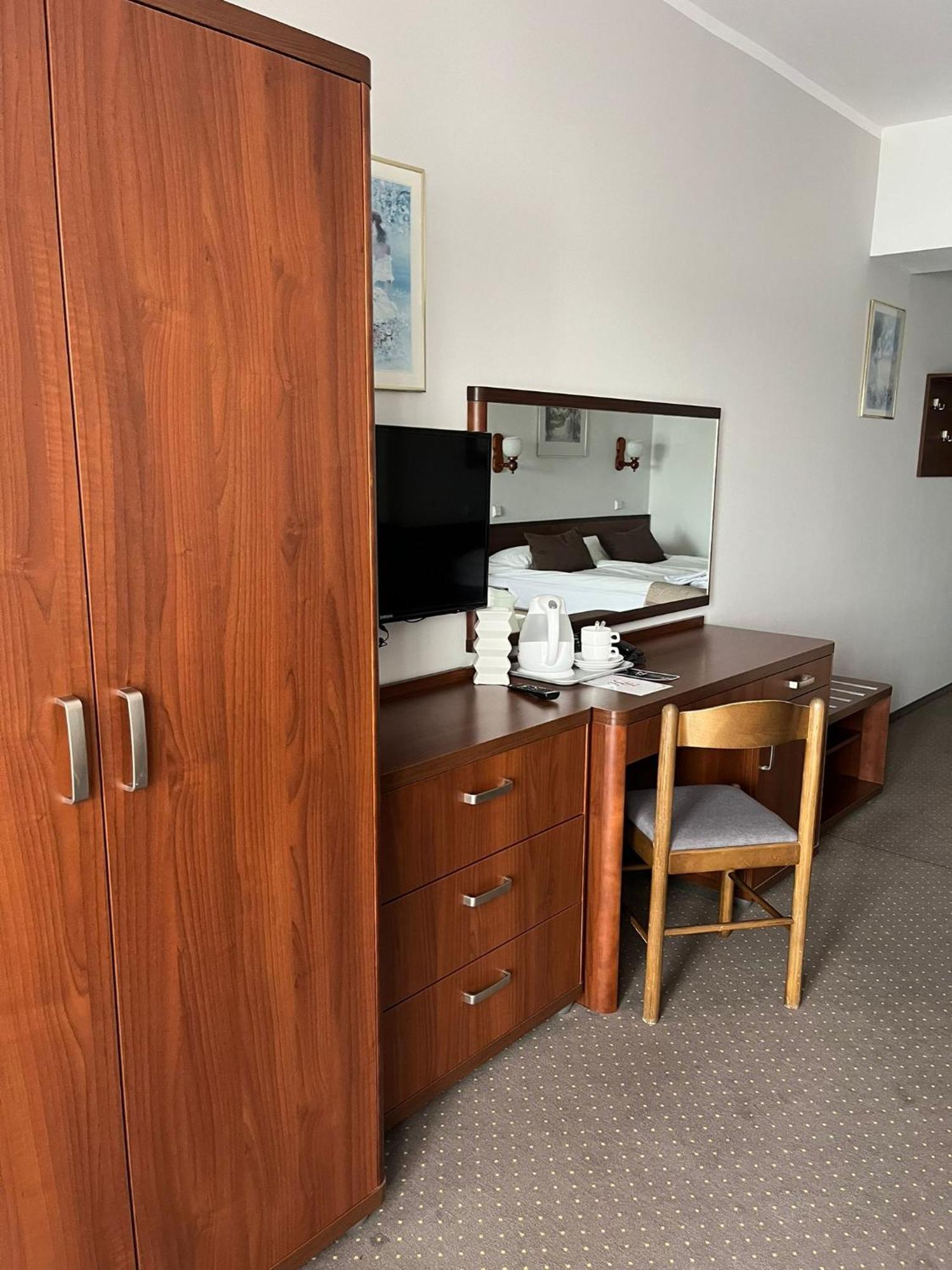 Eva Hotel Мронгово Екстериор снимка