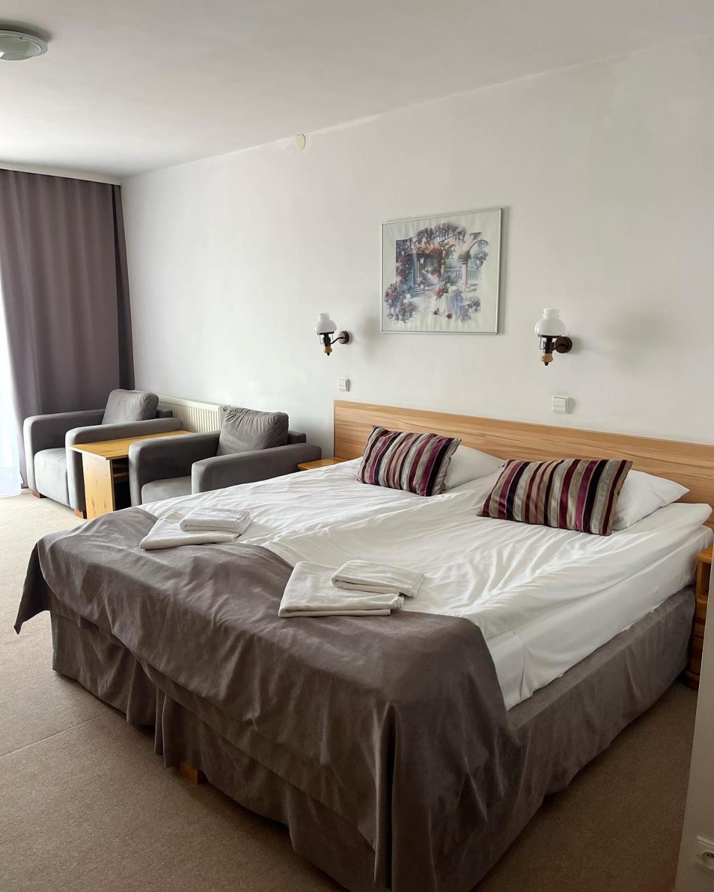 Eva Hotel Мронгово Екстериор снимка