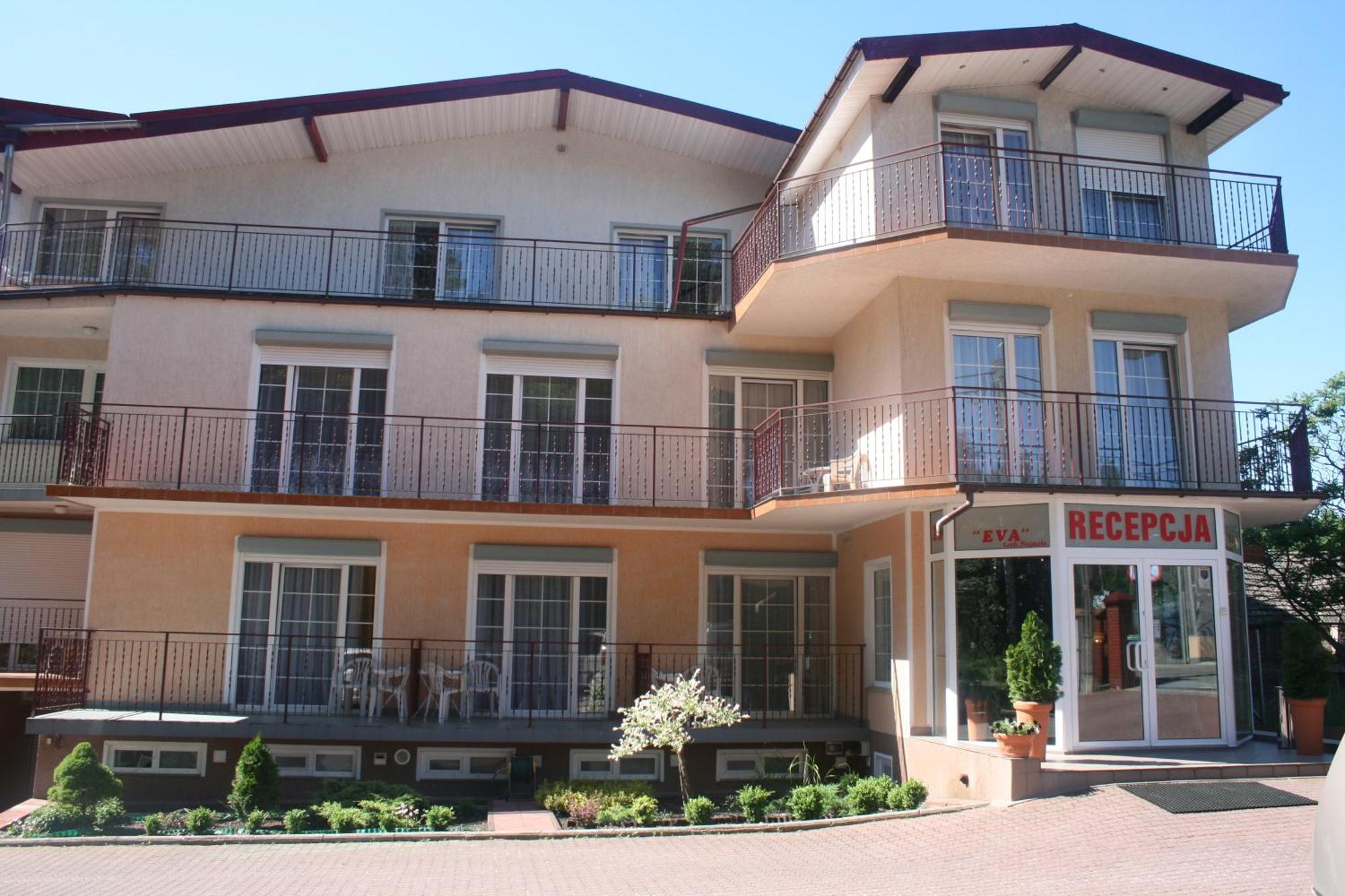 Eva Hotel Мронгово Екстериор снимка