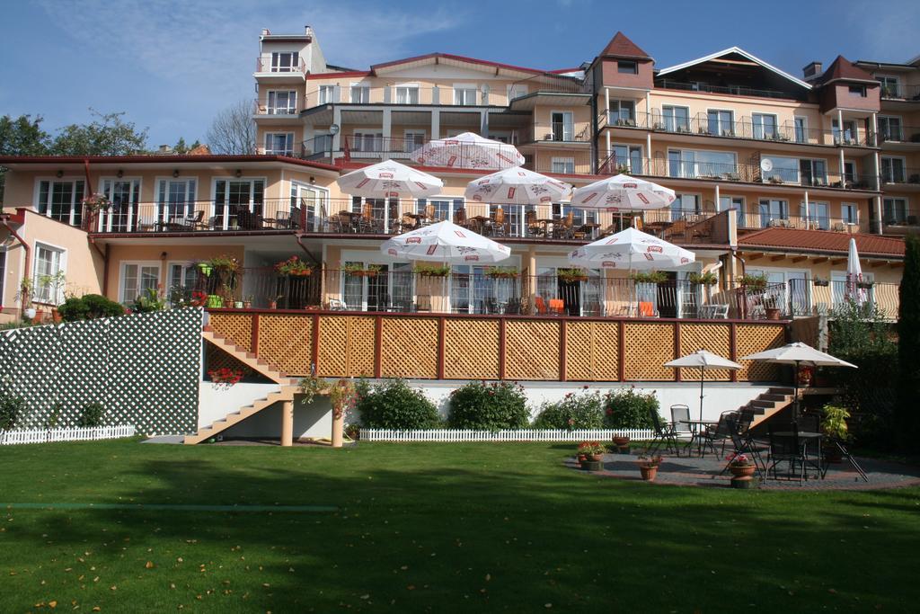 Eva Hotel Мронгово Екстериор снимка