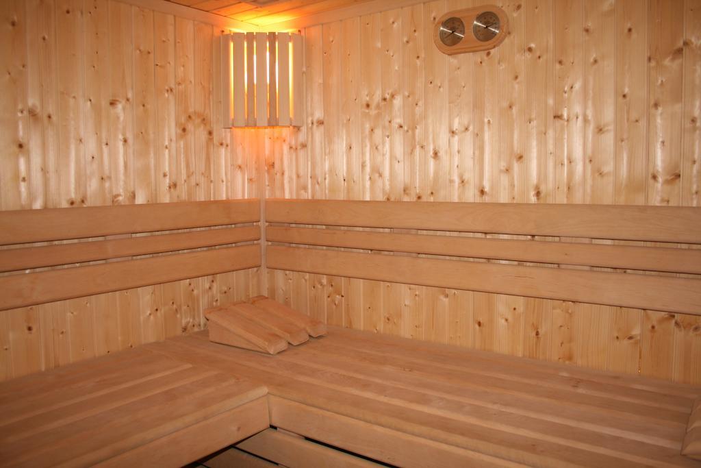 Eva Hotel Мронгово Екстериор снимка
