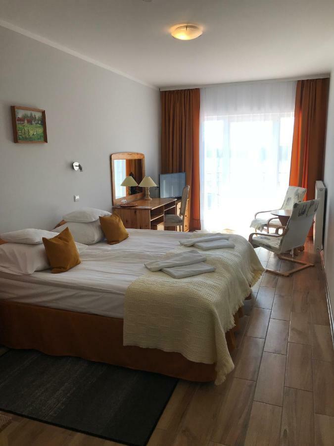 Eva Hotel Мронгово Екстериор снимка